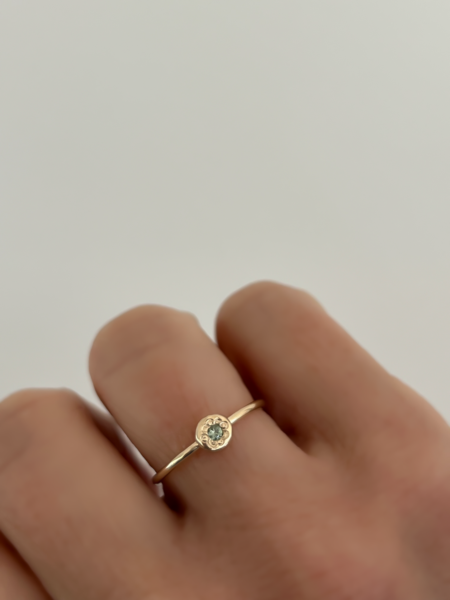 Australian 9ct Solid Gold Sapphire Pebble Ring