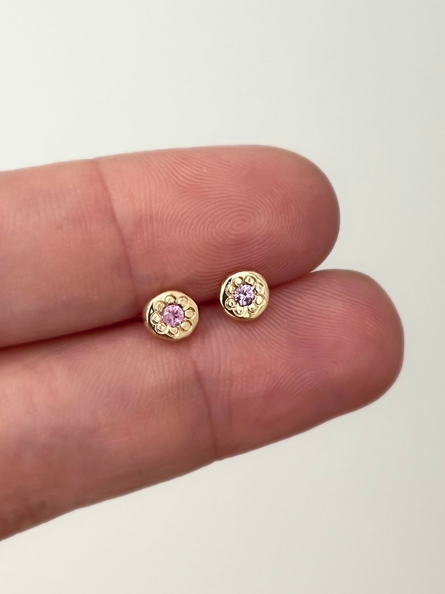 Australian 9ct Solid Gold Sapphire Pebble Studs