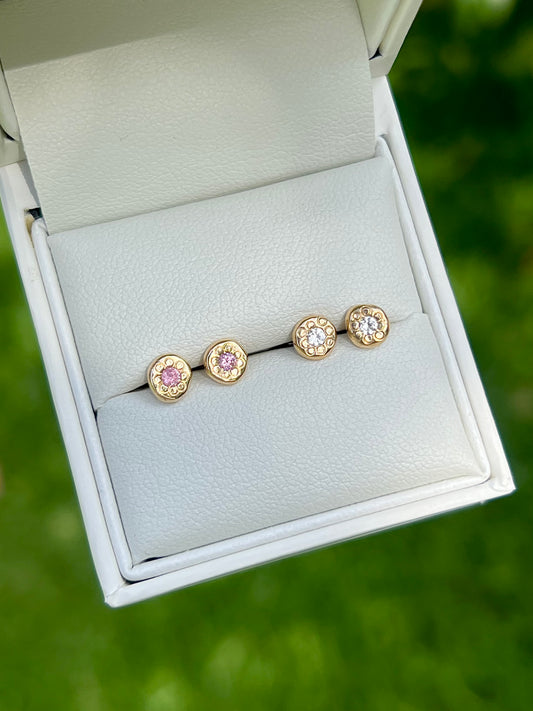 Australian 9ct Solid Gold Sapphire Pebble Studs
