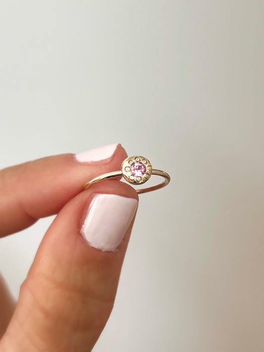 Australian 9ct Solid Gold Sapphire Pebble Ring