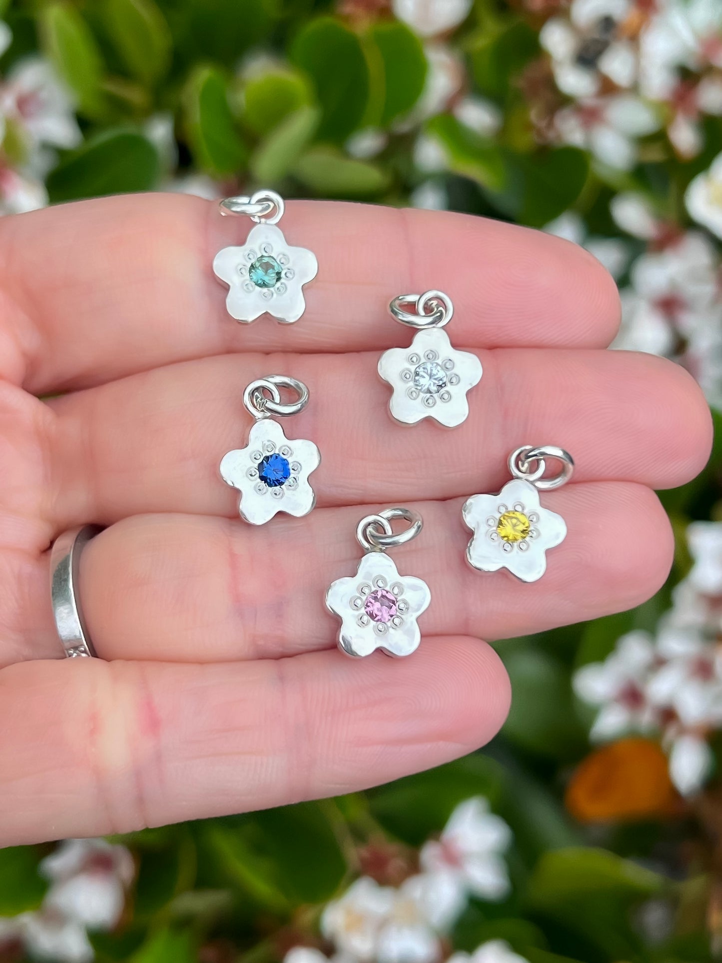 Daisy Chain Sapphire Necklace